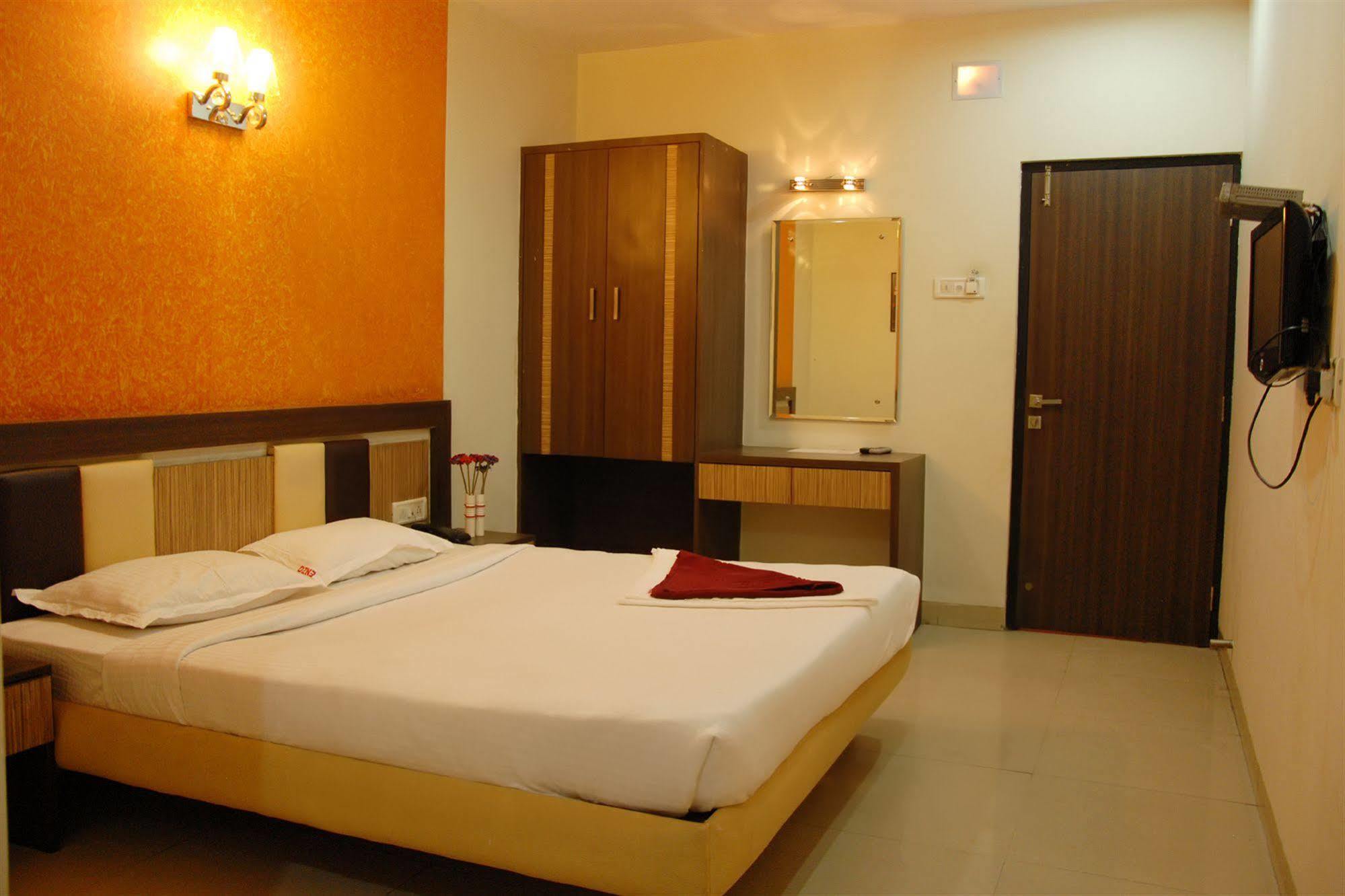 Hotel Enzo International Bangalore Exterior foto